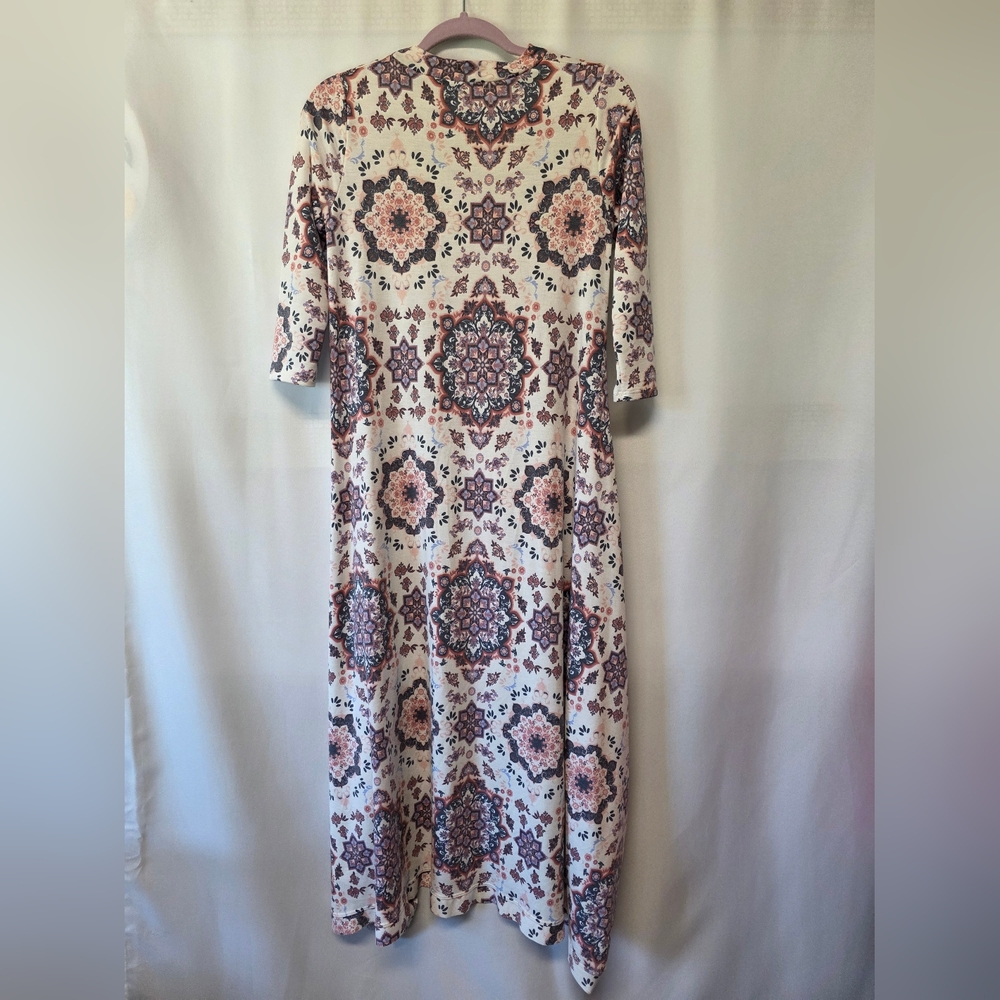 Patterned High Low Top - Picture 4 of 4